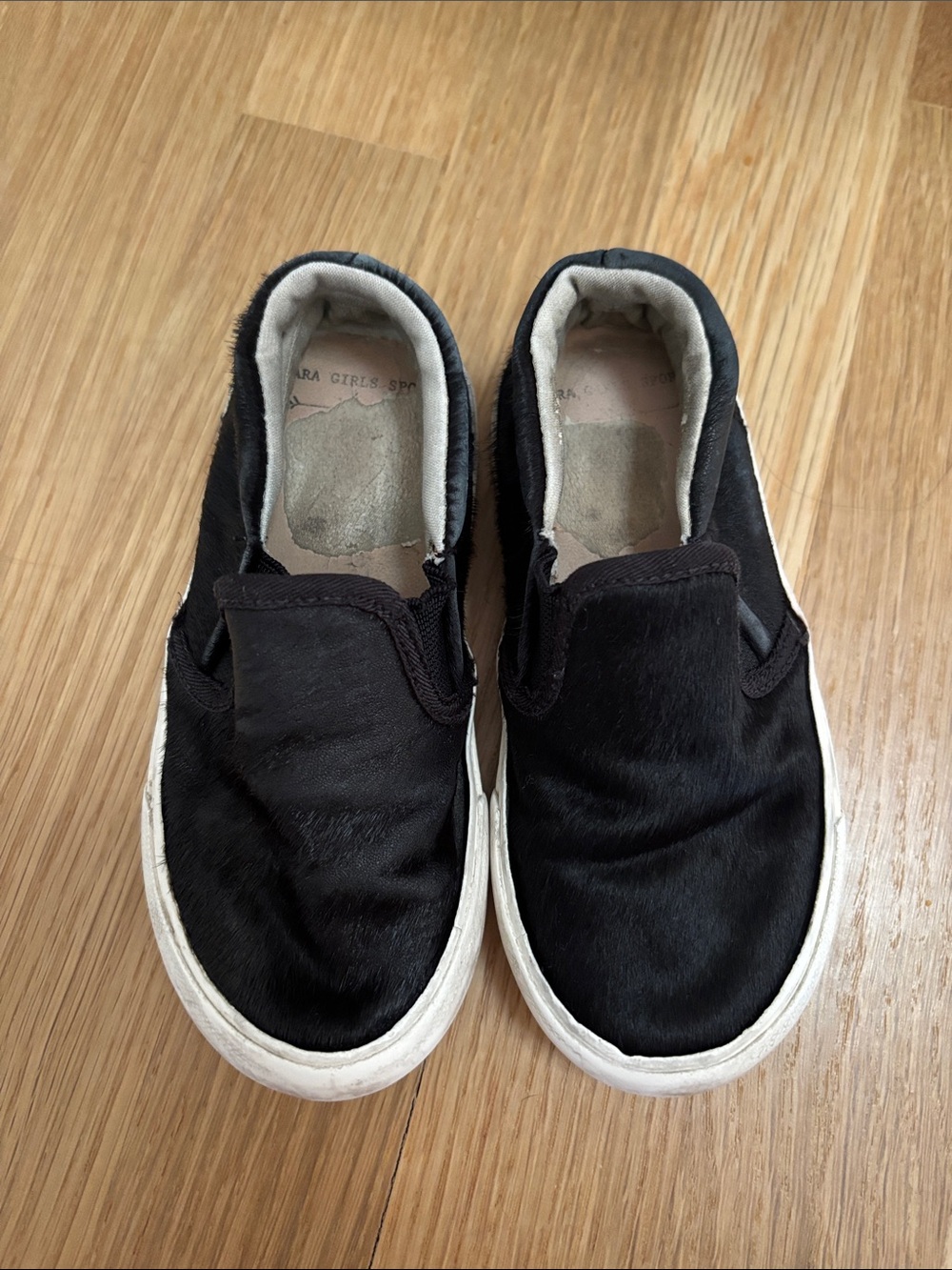 Zara | Faux fur slip-ons in black | sz 24/25
